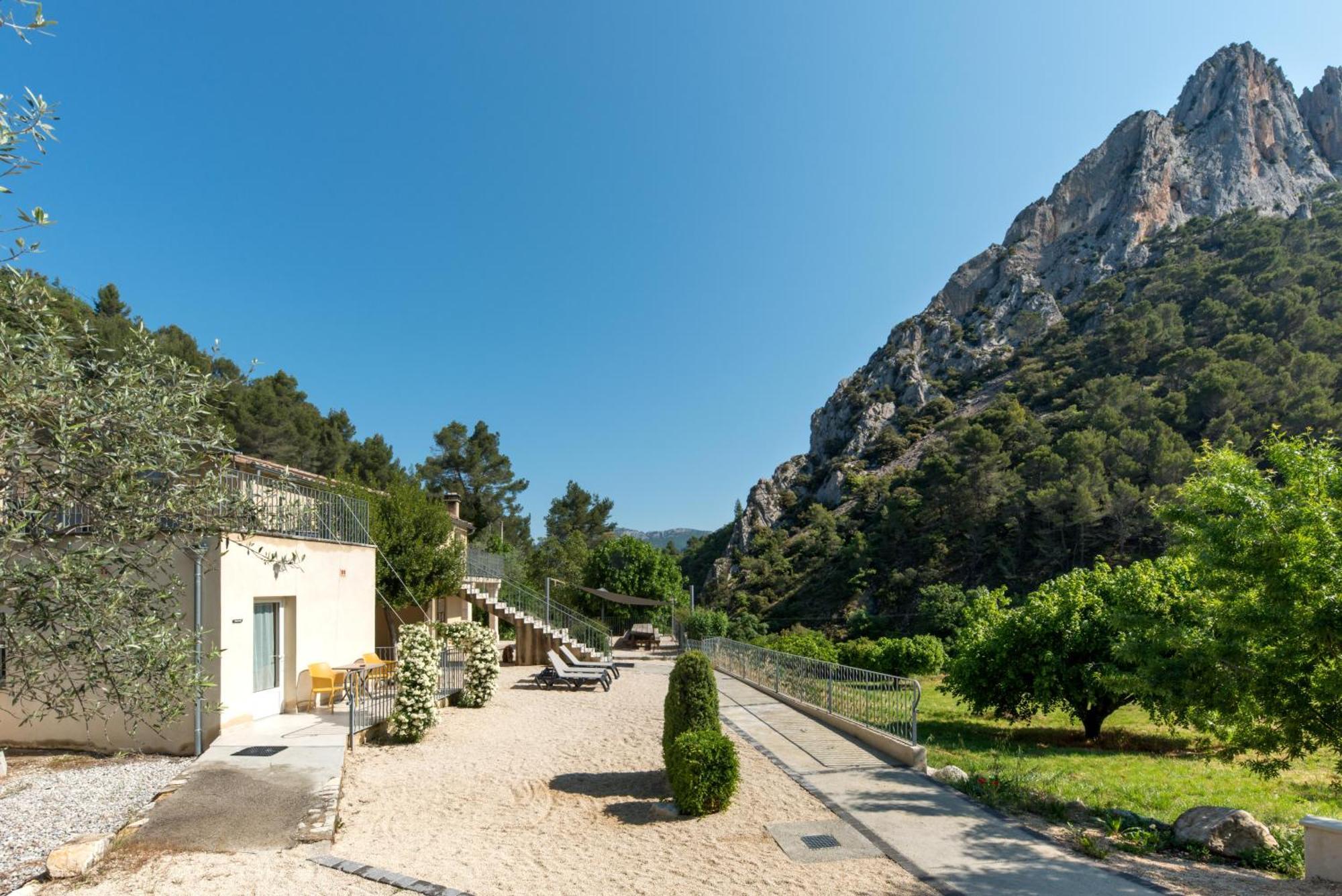 Domaine Saint Julien Hotel Buis-les-Baronnies Exterior foto